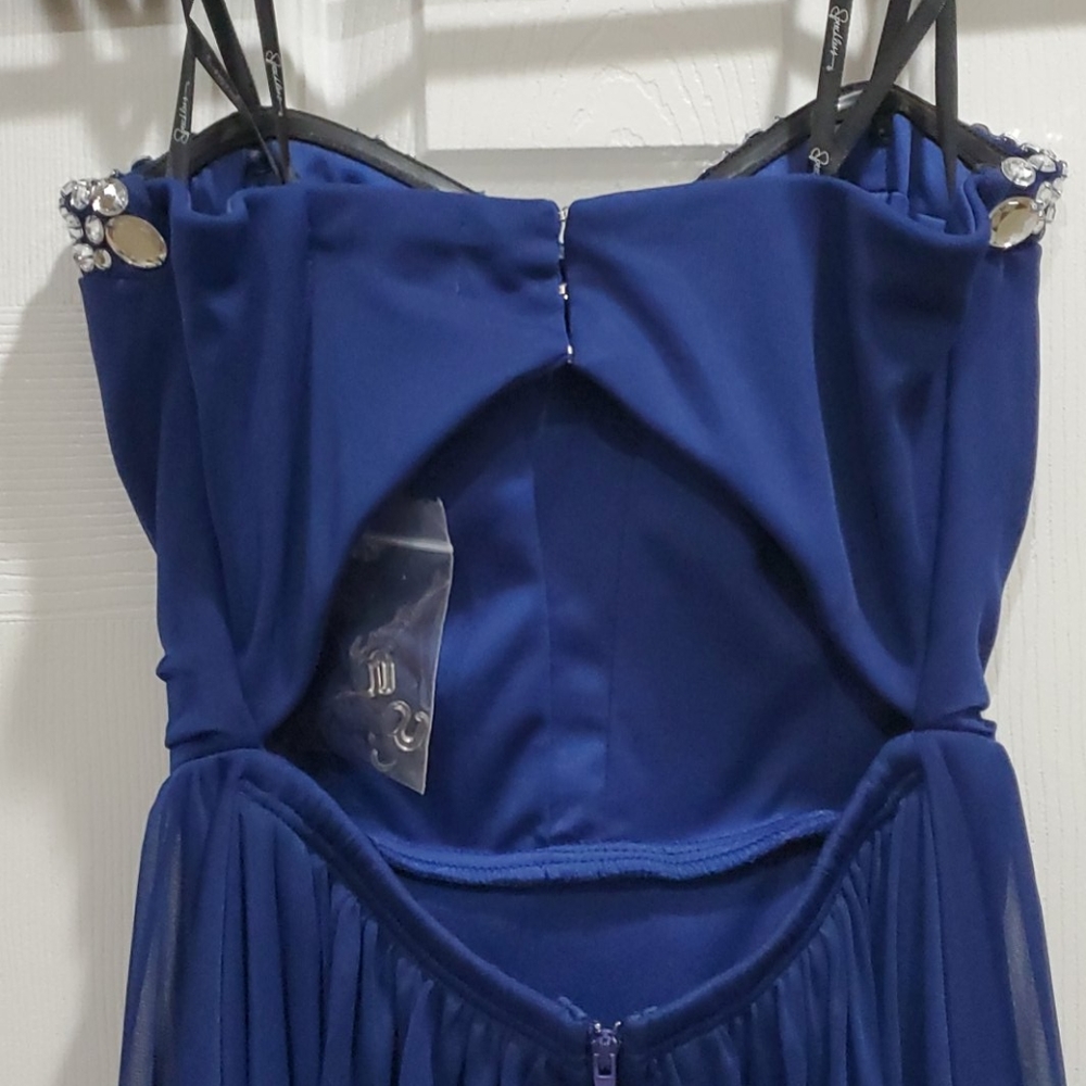 Dress - Picture 3 of 6